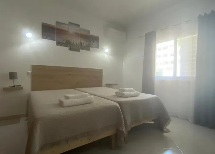 Orange With Private Pool וילה *