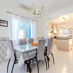 Orange With Private Pool Albufeira
