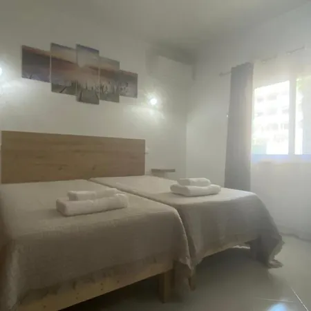 Orange With Private Pool Vila *