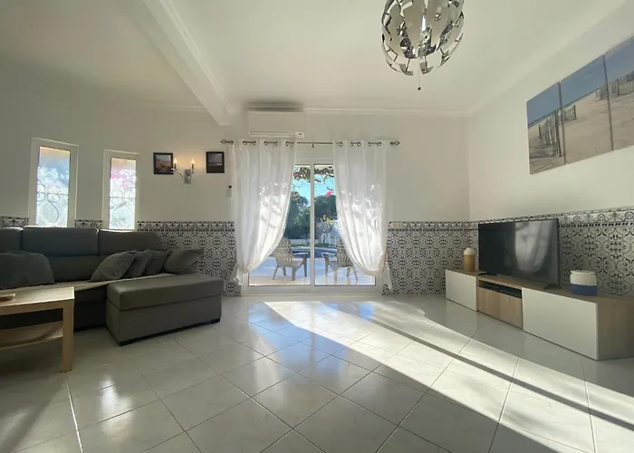 فيلة Orange With Private Pool *