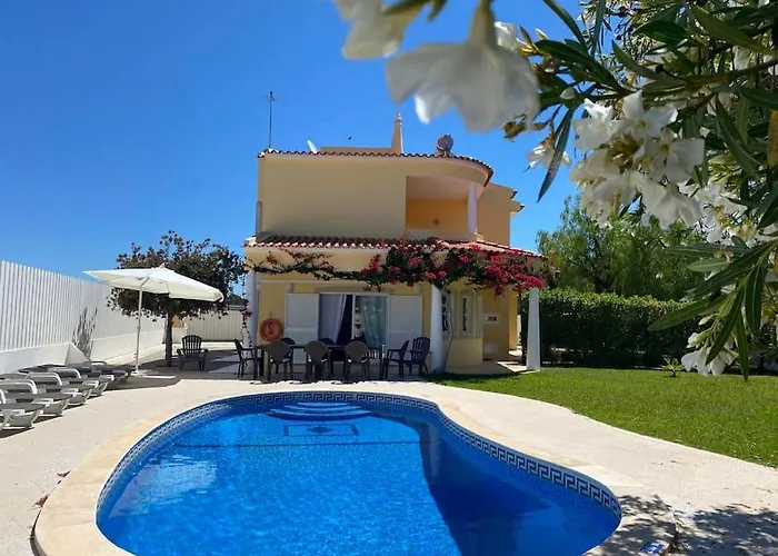 Orange With Private Pool فيلة
