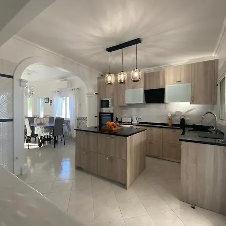 Orange With Private Pool 알부페이라